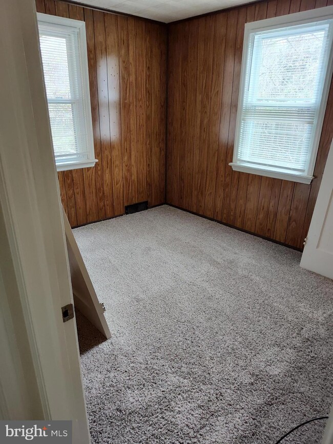 7923 Rolling View Ave, Nottingham, MD 21236 - photo 6