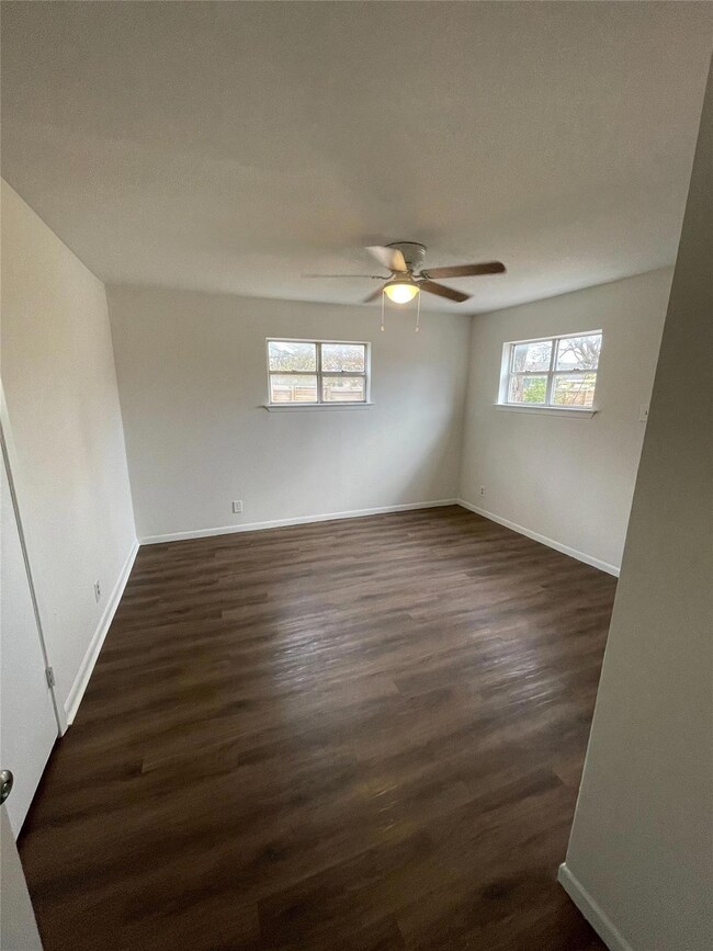 1016 W Gandy St unit 3, Denison, TX 75020 - photo 5