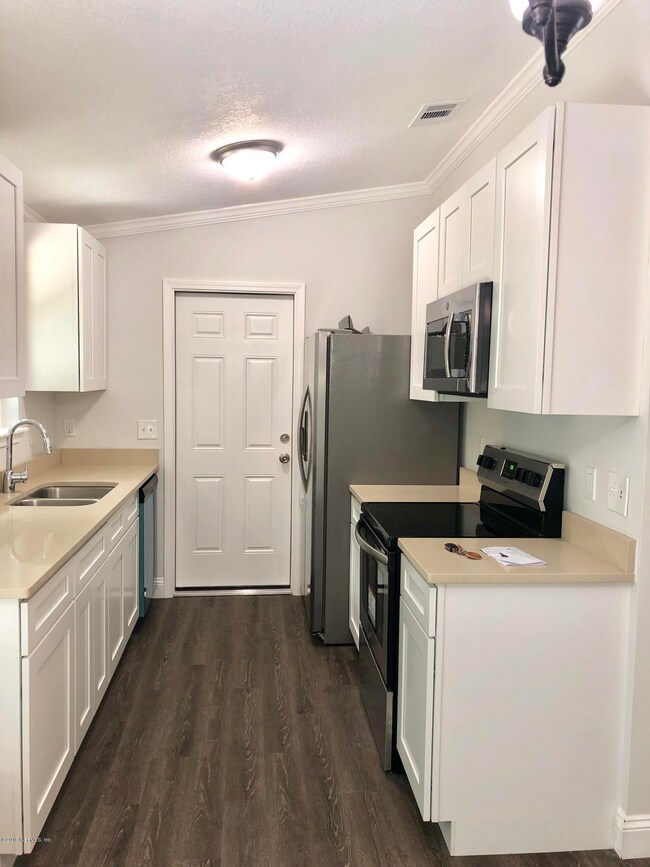 5205 Brentview Terrace, Jacksonville, FL 32210 - photo 6