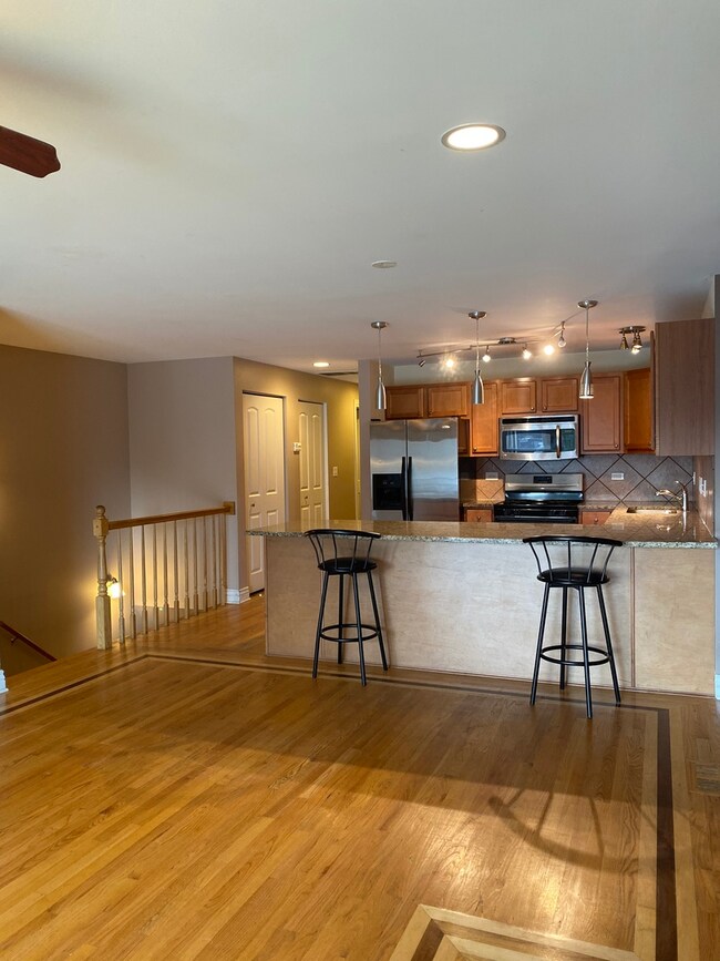 5652 W 63rd St unit 1E, Chicago, IL 60638 - photo 4