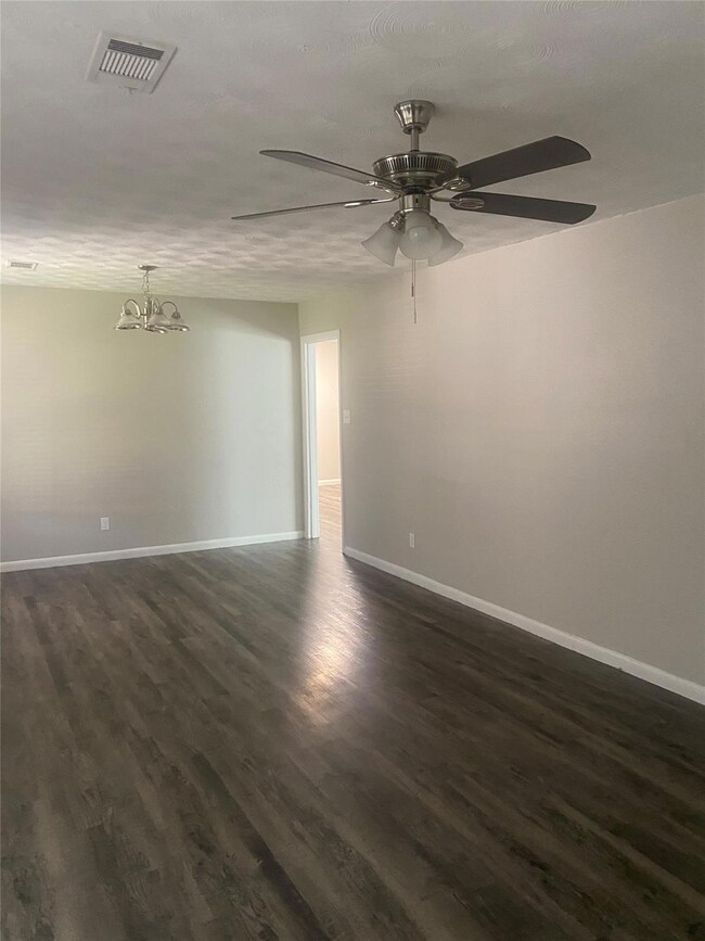 1214 Crestridge St, Ennis, TX 75119 - photo 4