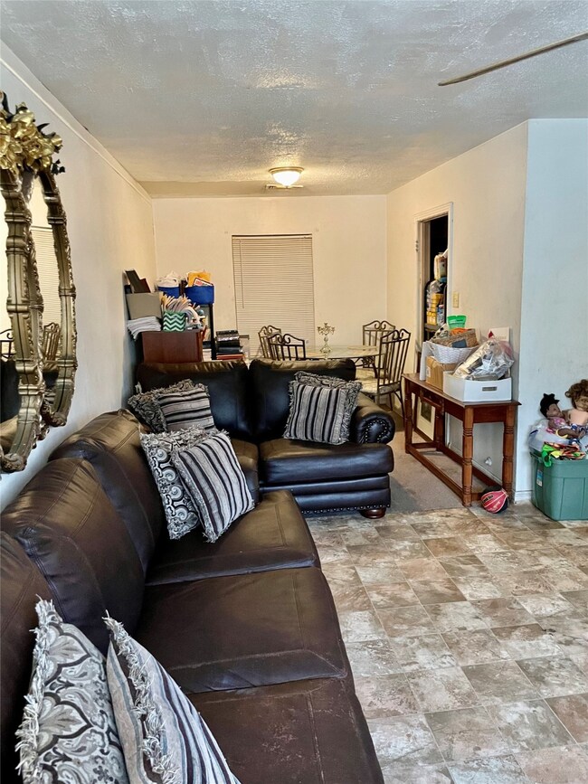 6933 Peyton St, Houston, TX 77028 - photo 5