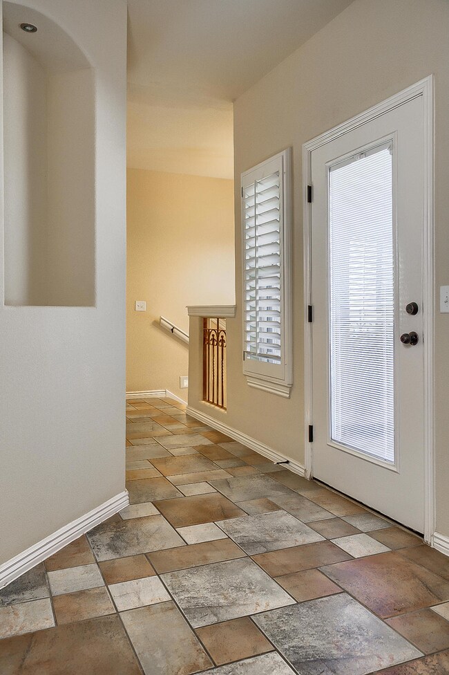 12720-Tierra-Aurora-Hallway