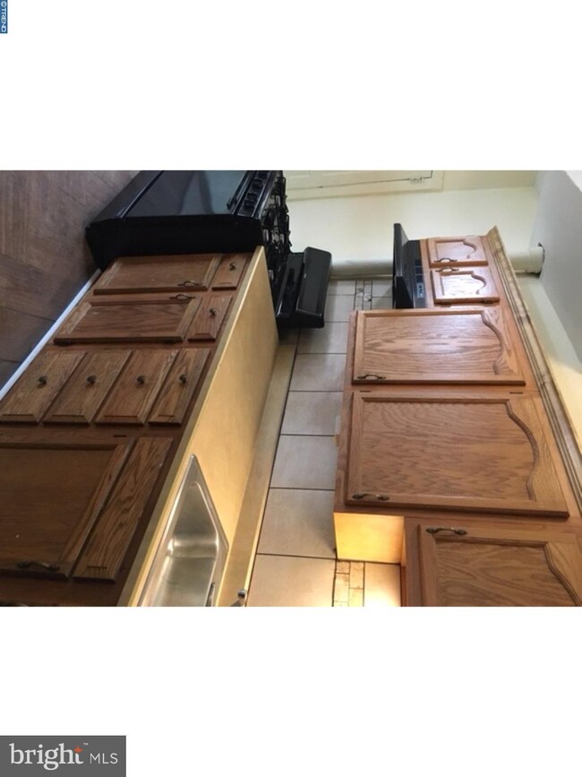 1239 Buttonwood St, Reading, PA 19604 - photo 4