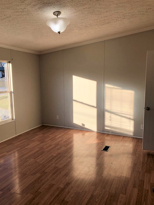 916 Horse Mountain Rd, Shelbyville, TN 37160 - photo 7