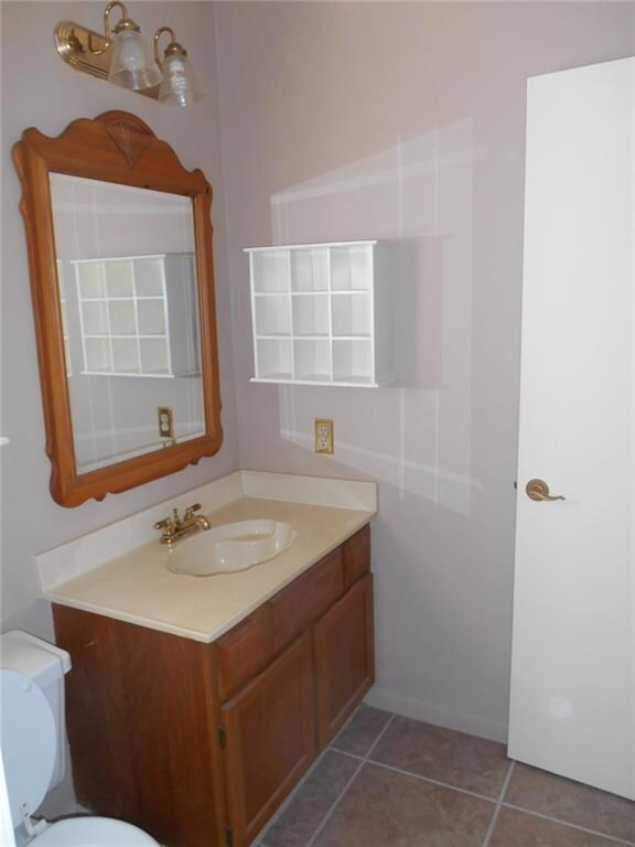 HALLWAY HALF BATH attaches to private bathtub area