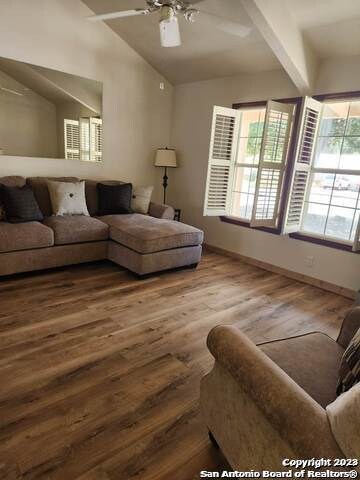 112 W Nimitz St, Fredericksburg, TX 78624 - photo 4