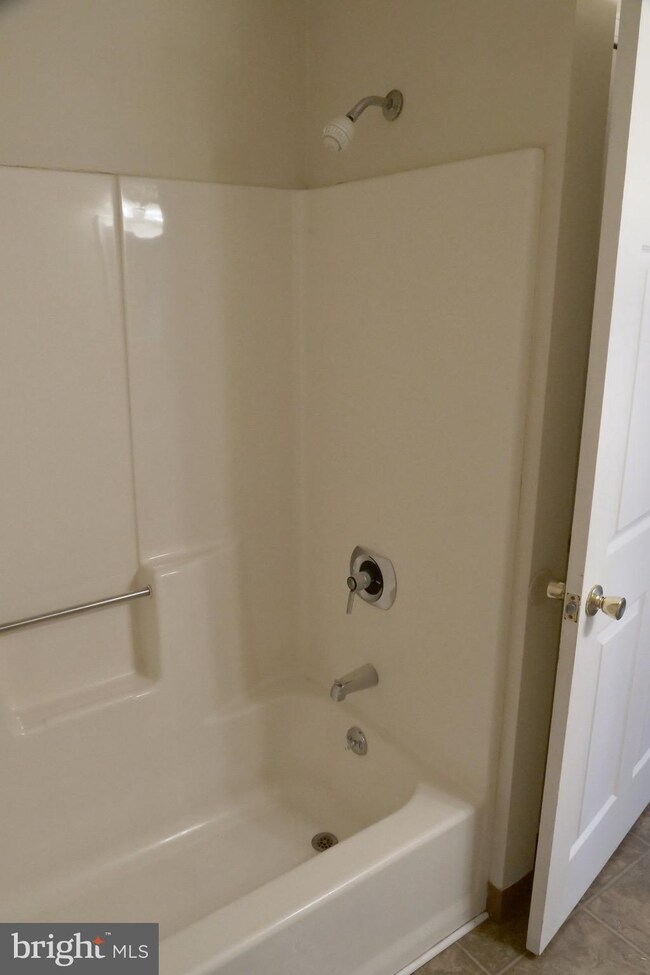 8 Farrell Ln, Wilkes Barre, PA 18705 - photo 7