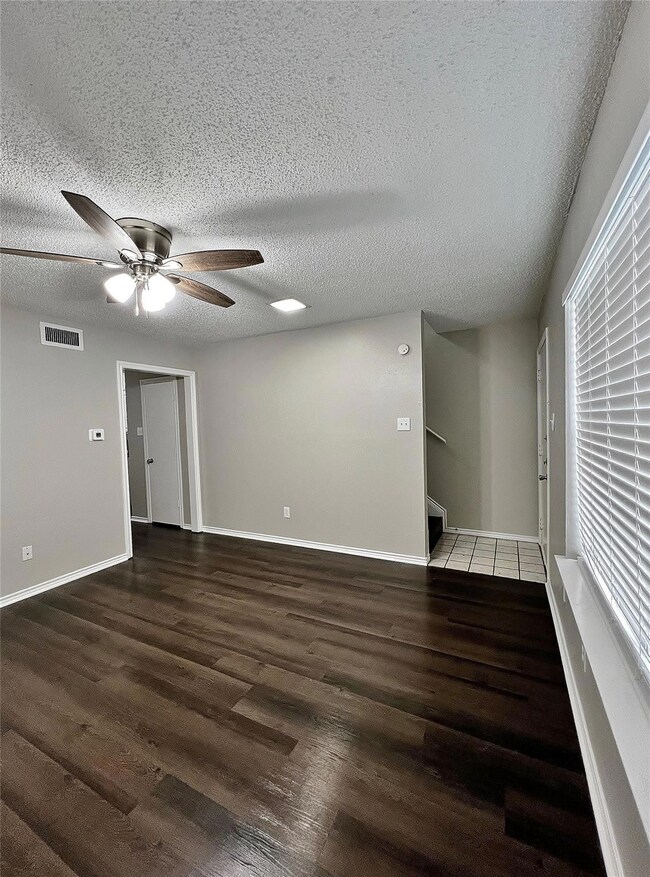 210 Christina Place, Grand Prairie, TX 75051 - photo 7