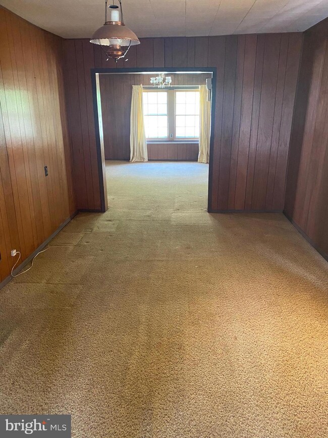 408 Winchester Ave, Moorefield, WV 26836 - photo 7