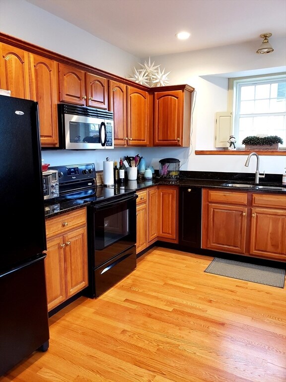 102 State St unit C, Newburyport, MA 01950 - photo 2