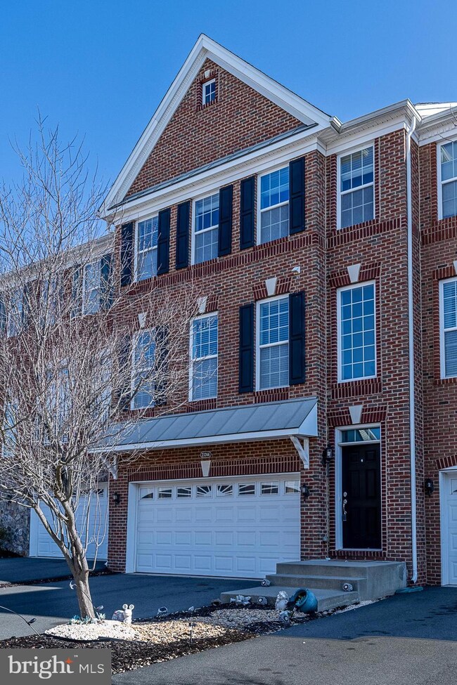 23266 Hanworth St, Ashburn, VA 20148 - photo 4