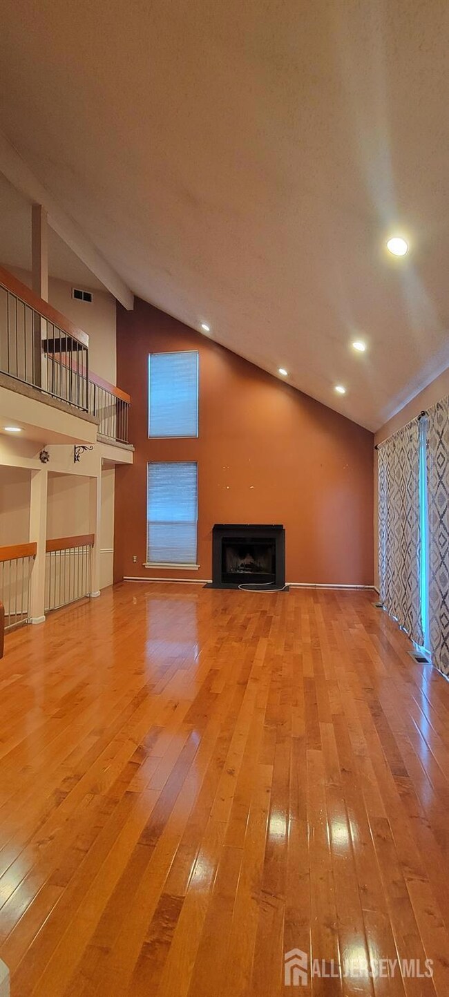 24 Cotoneaster Ct, Monmouth Junction, NJ 08852 - photo 4