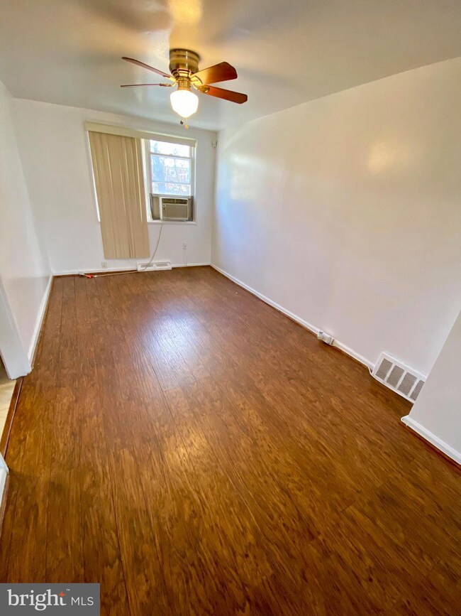 5543 Cedonia Ave, Baltimore, MD 21206 - photo 3