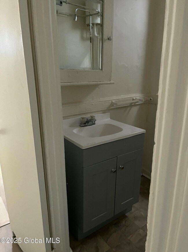 41-43 N Manning Blvd, Albany, NY 12206 - photo 7