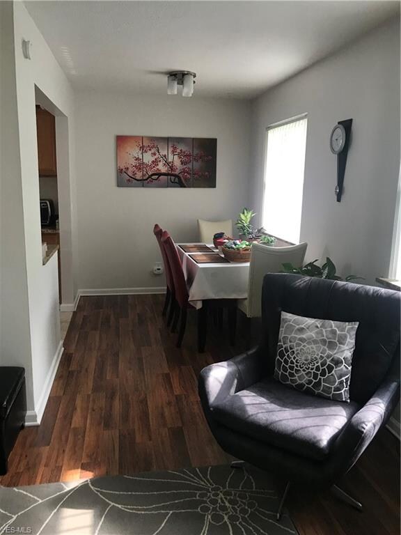 337 Thelma Dr, Sheffield Lake, OH 44054 - photo 6