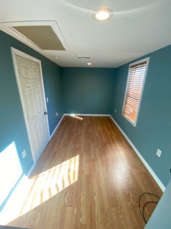 6 Terrace St unit 1st Floor, Nashua, NH 03064 - photo 4