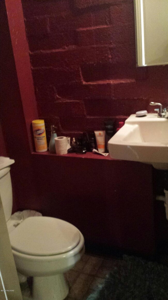 4 Powder room