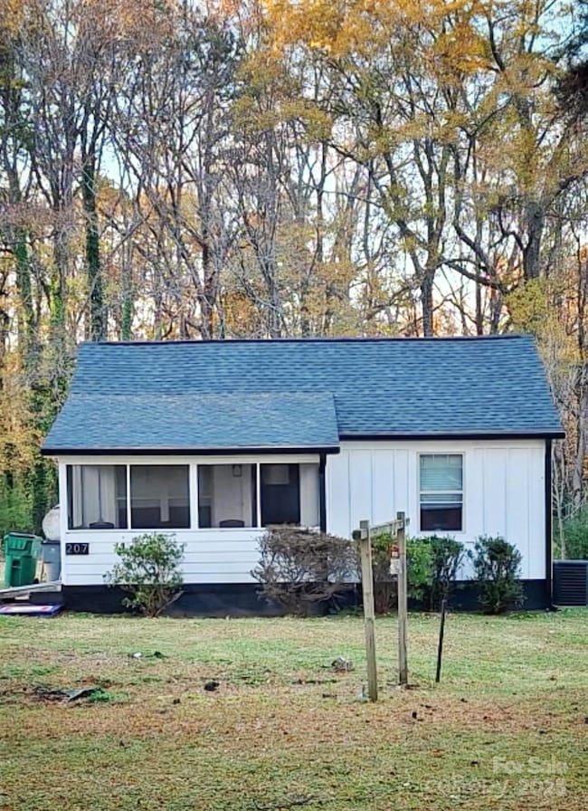 201 Hugh Caldwell Rd, Charlotte, NC 28214 - photo 3