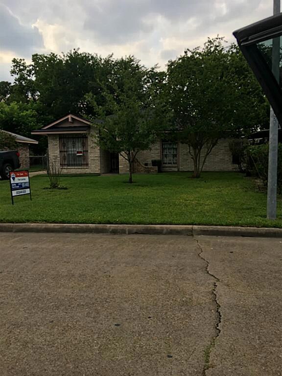 822 Conklin St, Houston, TX 77088 - photo 4