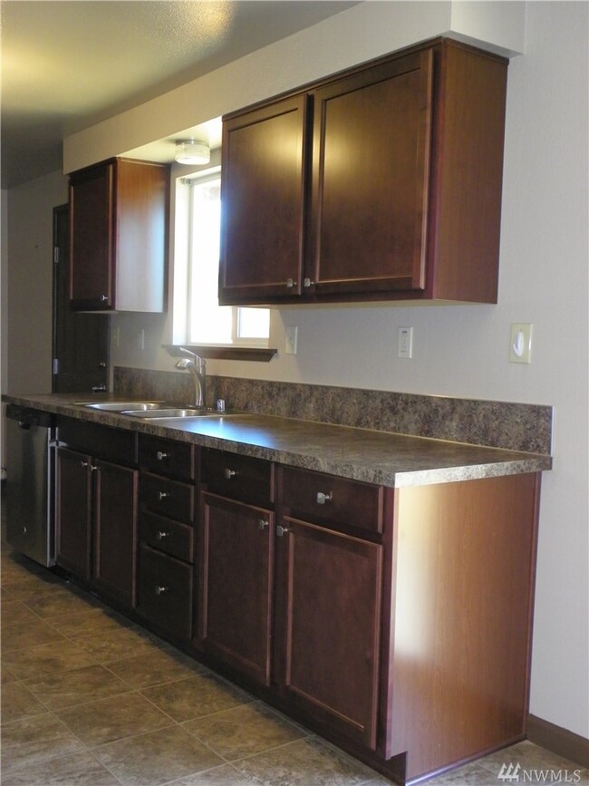 8812 Burnett Rd SE unit A & B, Yelm, WA 98597 - photo 6