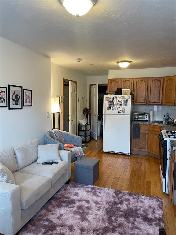 14 Fleet St unit 4F, Boston, MA 02113 - photo 2