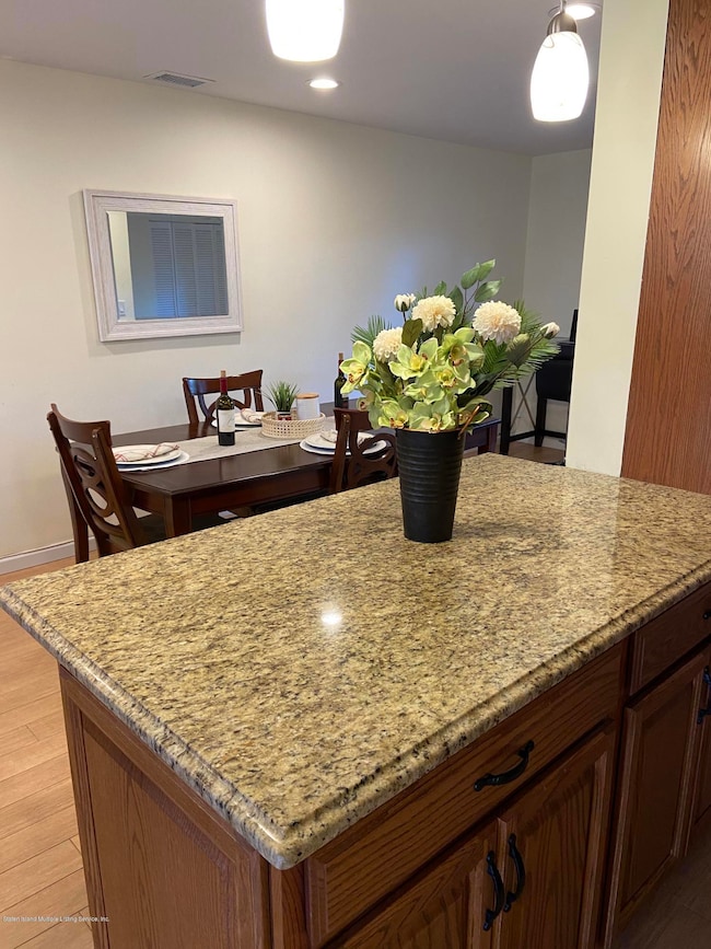 30 Hemlock Ct unit 139, Staten Island, NY 10309 - photo 5