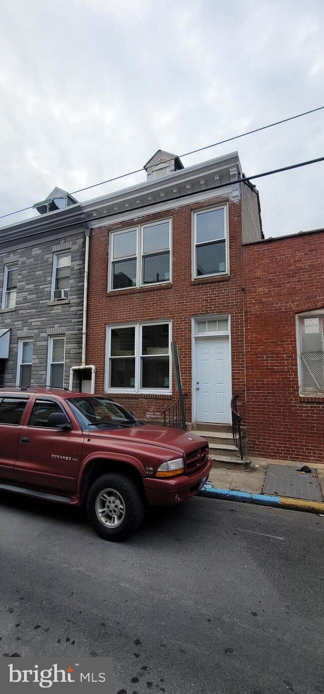 226 Moss St, Reading, PA 19601 - photo 3