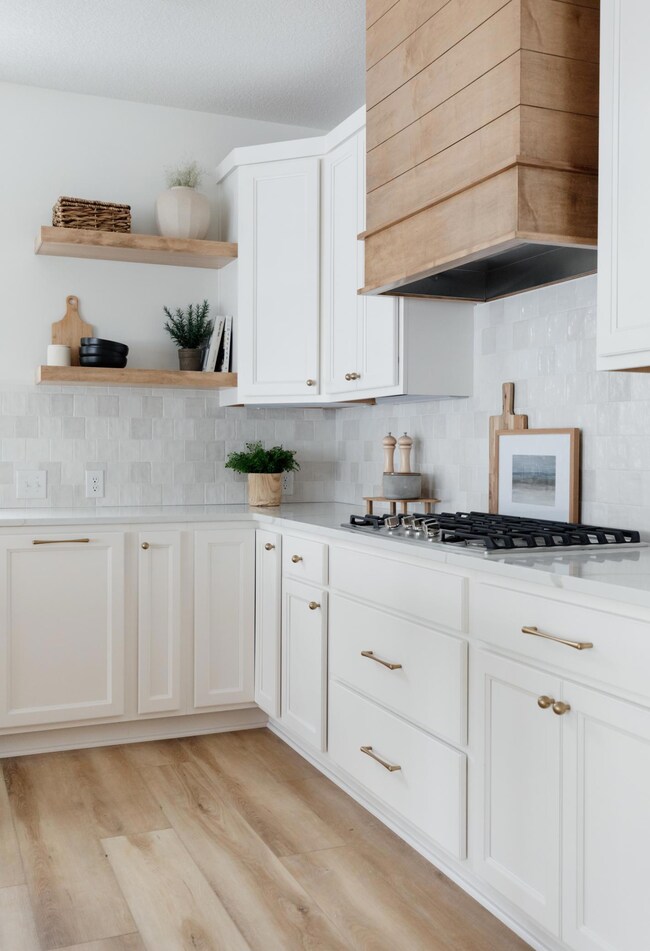 4852 Hanson Rd, Shoreview, MN 55126 - photo 7