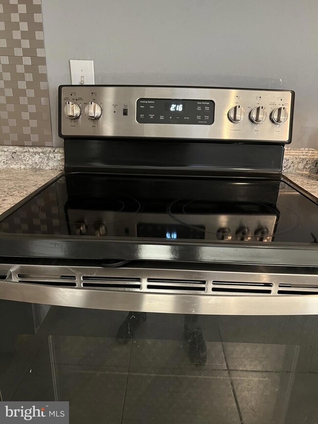 6525 Bock Terrace, Oxon Hill, MD 20745 - photo 5