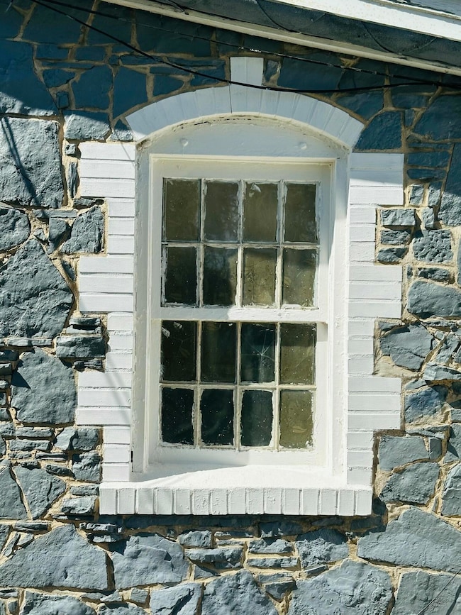 318 W Front St, New Holland, OH 43145 - photo 3