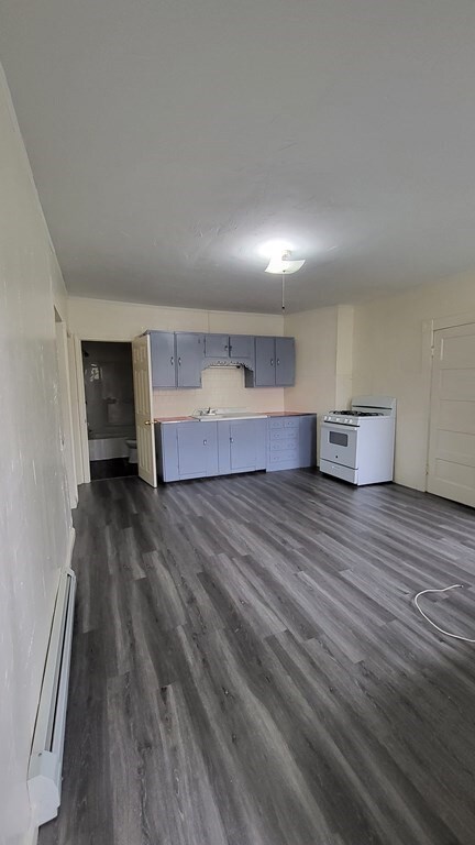 265 W 6th St unit 1st Rear, Lowell, MA 01850 - photo 4