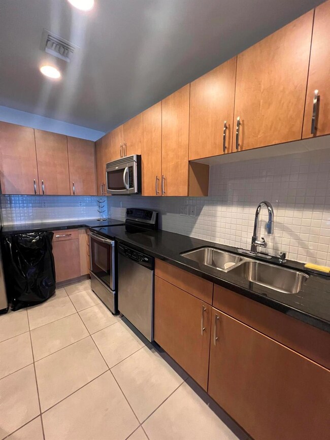 The Edge unit 1015, West Palm Beach, FL 33401 - photo 7