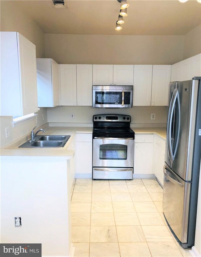 4561 Strutfield Ln unit 3417, Alexandria, VA 22311 - photo 2