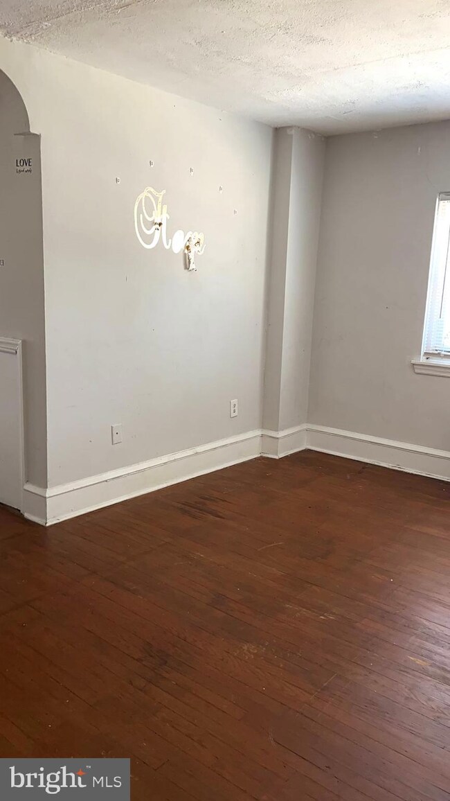 300 N Macdade Blvd unit 2, Darby, PA 19023 - photo 4