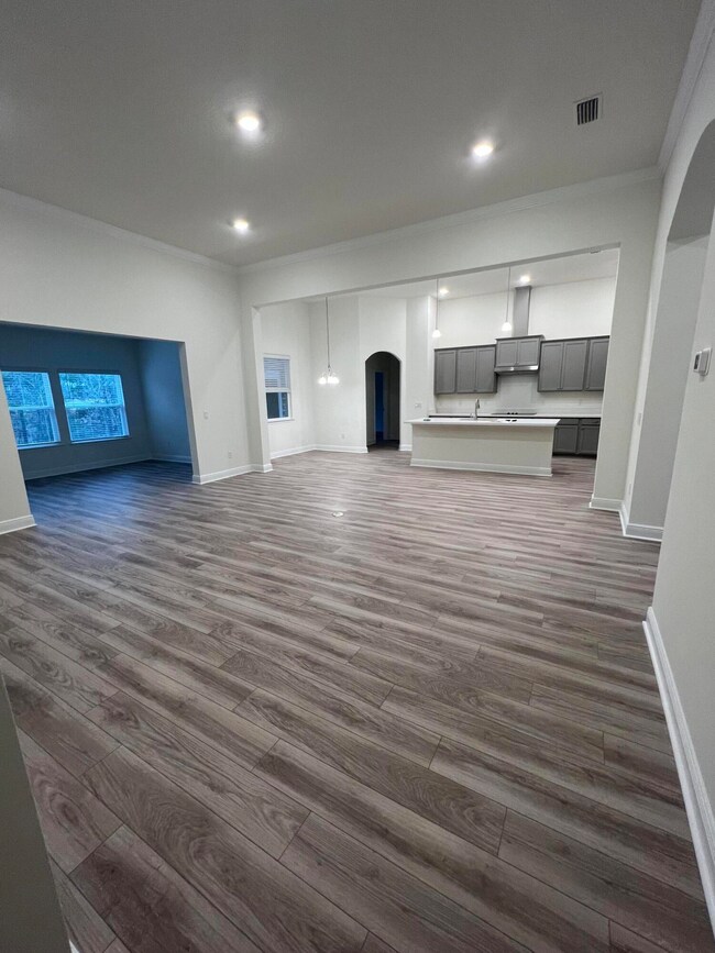 477 club house dr family room