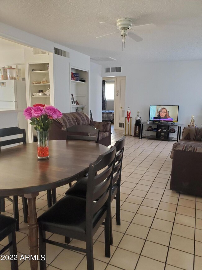 2319 N 48th Dr, Phoenix, AZ 85035 - photo 2