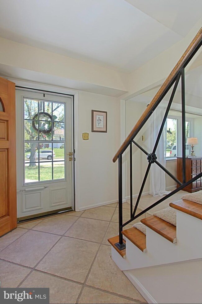 4220 Minstrell Ln, Fairfax, VA 22033 - photo 4