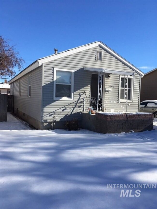 2041 Oakley Ave, Burley, ID 83318 - photo 2