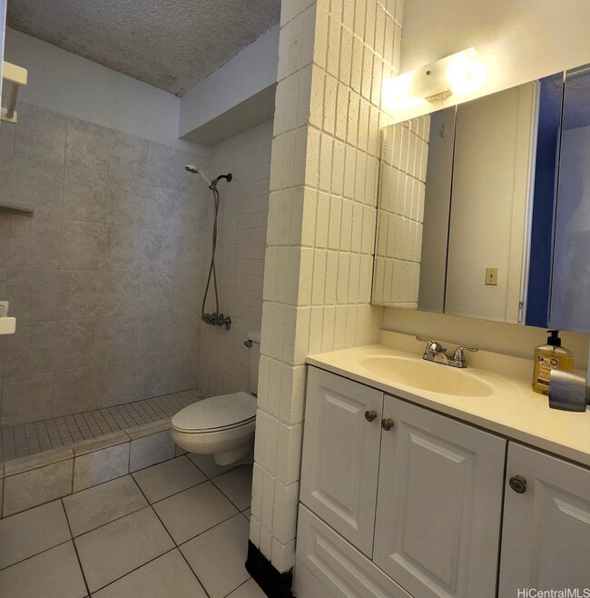 Pensacola Gardens unit 201, Honolulu, HI 96822 - photo 7