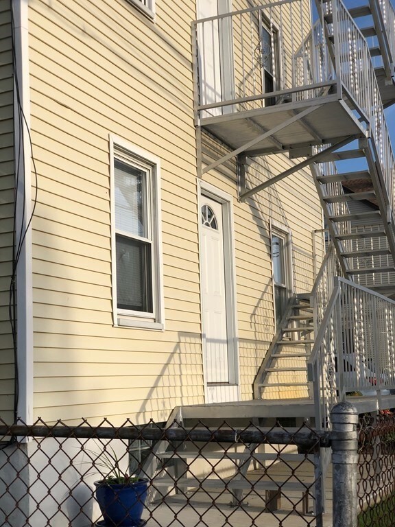 183 Peckham St unit 1, Fall River, MA 02724 - photo 2