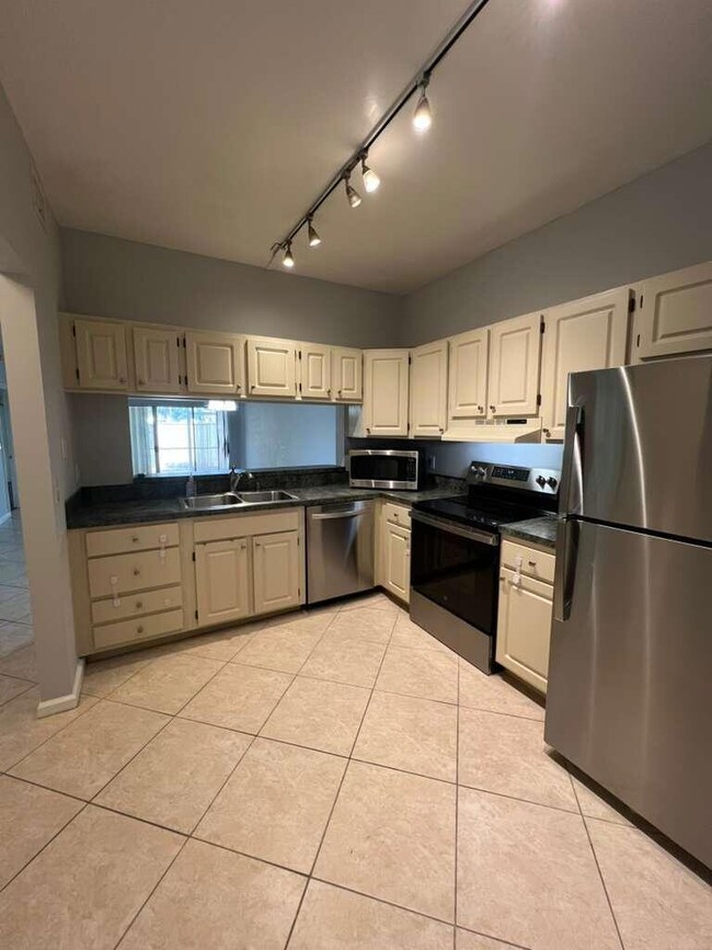 101 Cypress Point Dr unit 101, Palm Beach Gardens, FL 33418 - photo 5