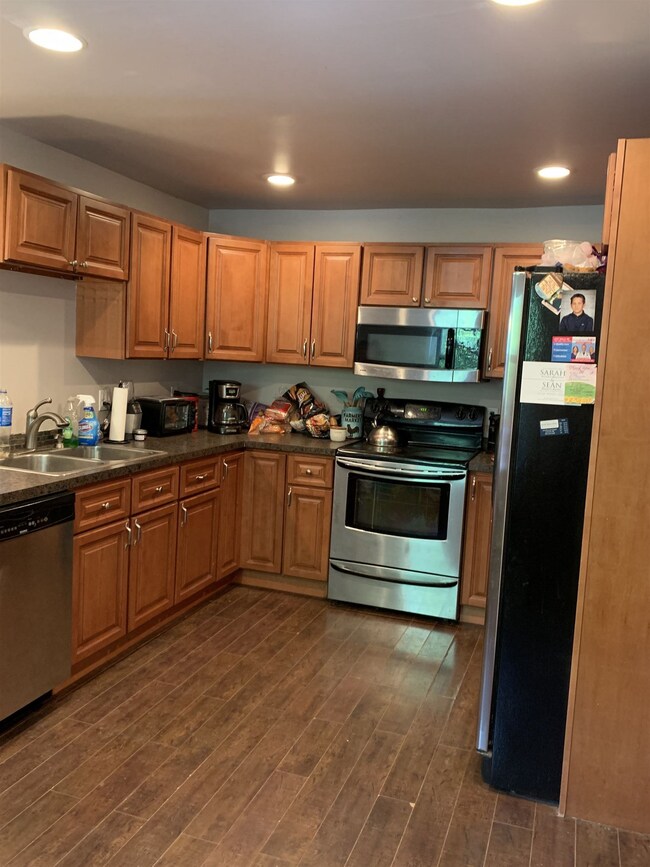 419 Deerpath Ln, Pembroke, NH 03275 - photo 3