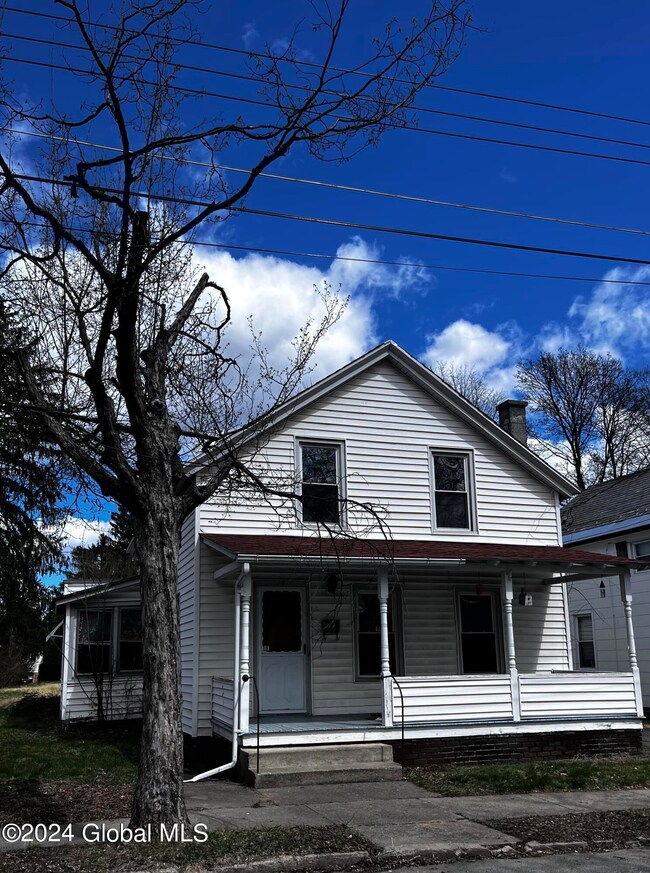 16 Mason St, Glens Falls, NY 12801 - photo 2