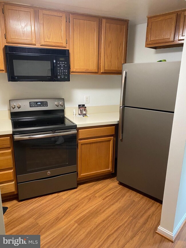 1707 Whisperhill Dr, Reston, VA 20194 - photo 3