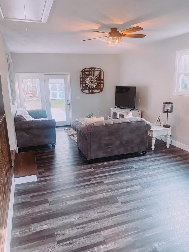 237 Hendrixson Dr, Manchester, TN 37355 - photo 6