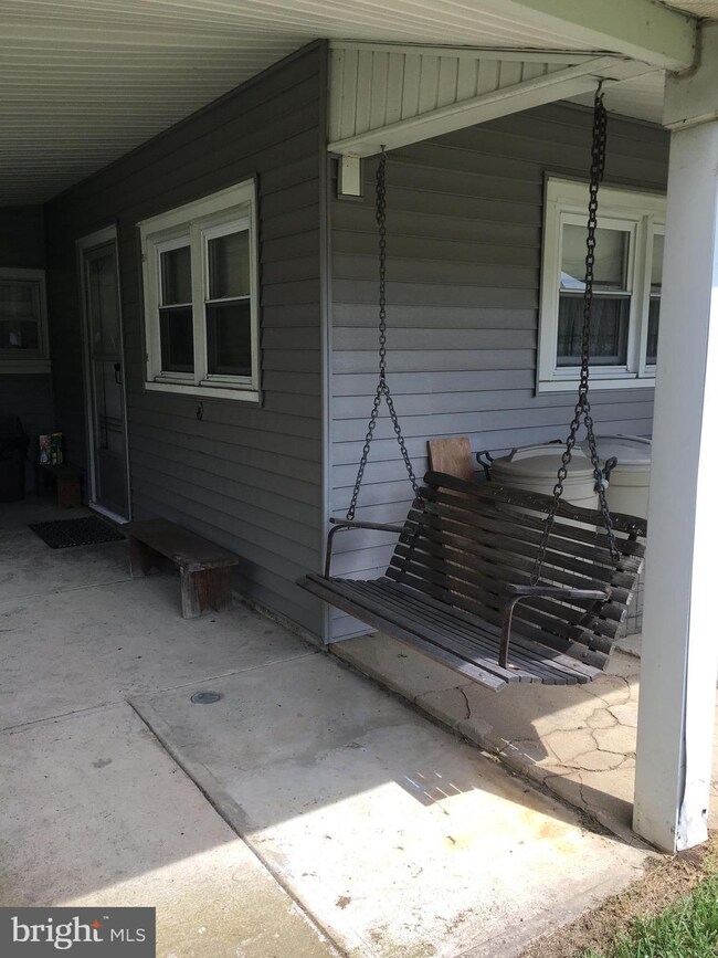 218 E Broad St, Williamstown, PA 17098 - photo 4