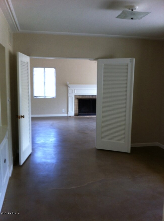 double doors from Den/DR to great room