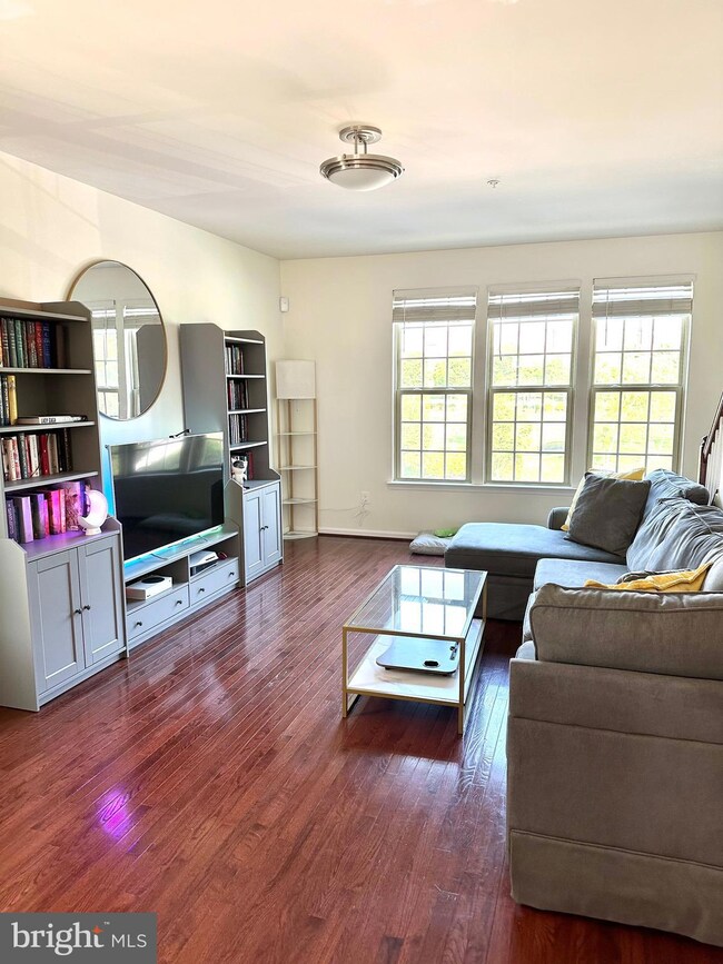 7309 Old Calvary Rd, Hanover, MD 21076 - photo 4