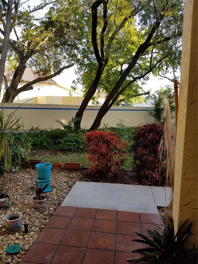 3570 Magellan Cir unit 2262, Miami, FL 33180 - photo 3